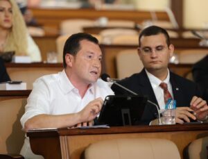 Silivri Belediye Başkanı Bora Balcıoğlu, İstanbul Büyükşehir Belediye Meclisi’nde Kadınlar Plajı Tartışmalarına Açıklık Getirdi