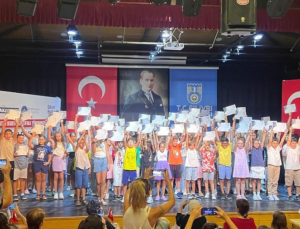 Silivri Belediyesi ve Kadir Has Üniversitesi’nin Düzenlediği İngilizce Dil Eğitim Kursu Sertifika Töreni Gerçekleştirildi