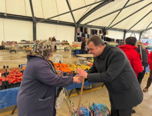 CHP SİLİVRİ İLÇE ÖRGÜTÜ KAVAKLI CUMA PAZARI’NDA SAHAYA İNDİ