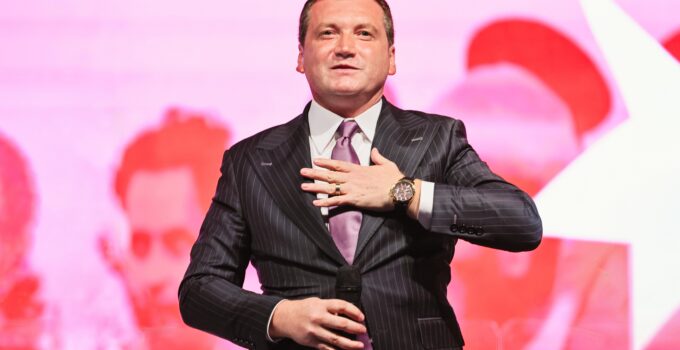 “TUTUKLAMA BİR HÜKÜM DEĞİL, ALNIM AÇIK BAŞIM DİK”